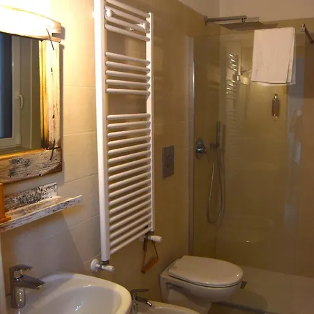 Konukevi 12 Passi Dal Mare Bari